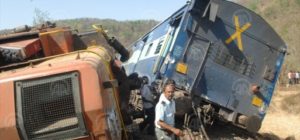 India-18-killed-rail-accident-in-Maharashtra-4-may-14-Pho-Atul-Sevade-AA-513x239