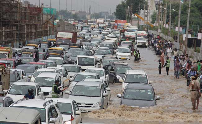 gurgaon-rains-pti_650x400_81472644396