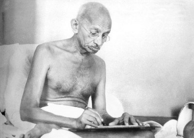 share-story-gandhi-ji-writing